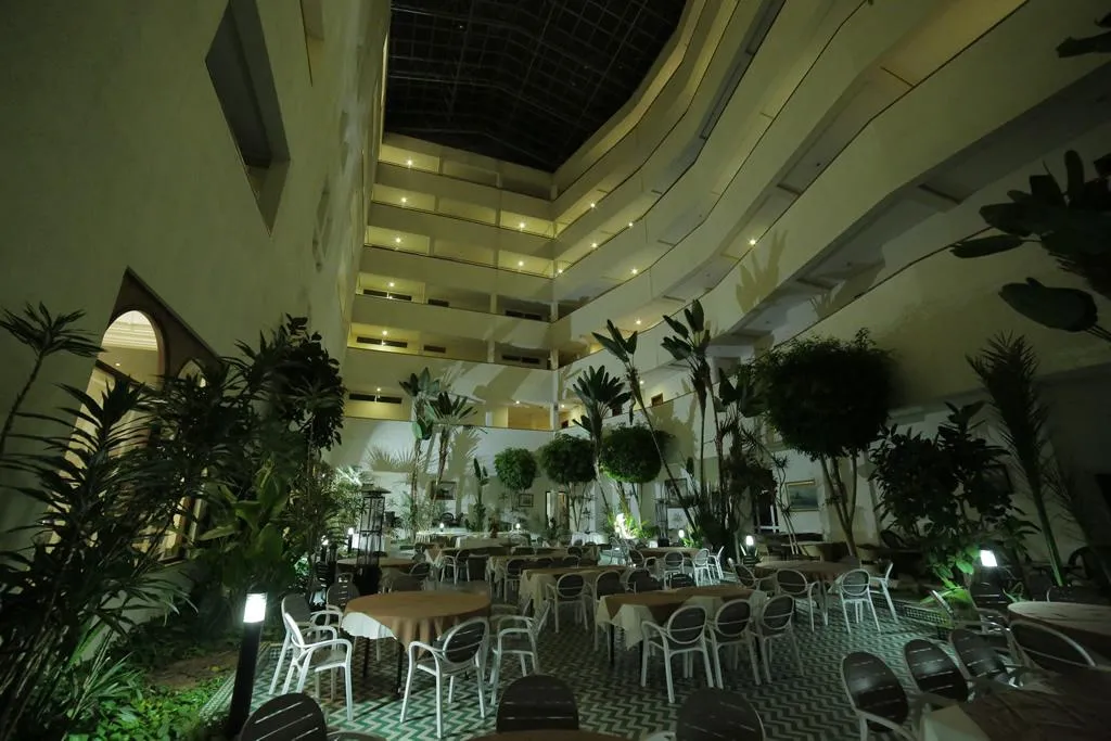 Terrace, Suisse, Casablanca