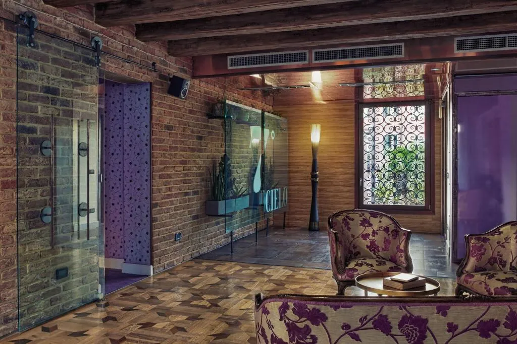 Lobby, Bloom, Venice