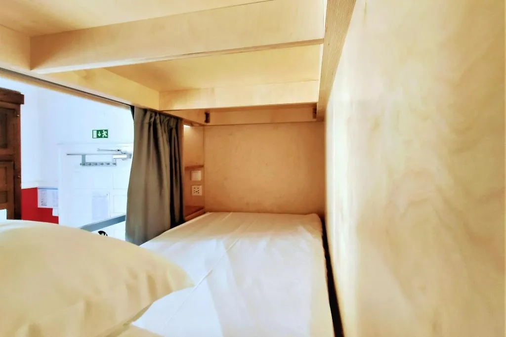 Room, Rivoli Cinema Hostel, Porto