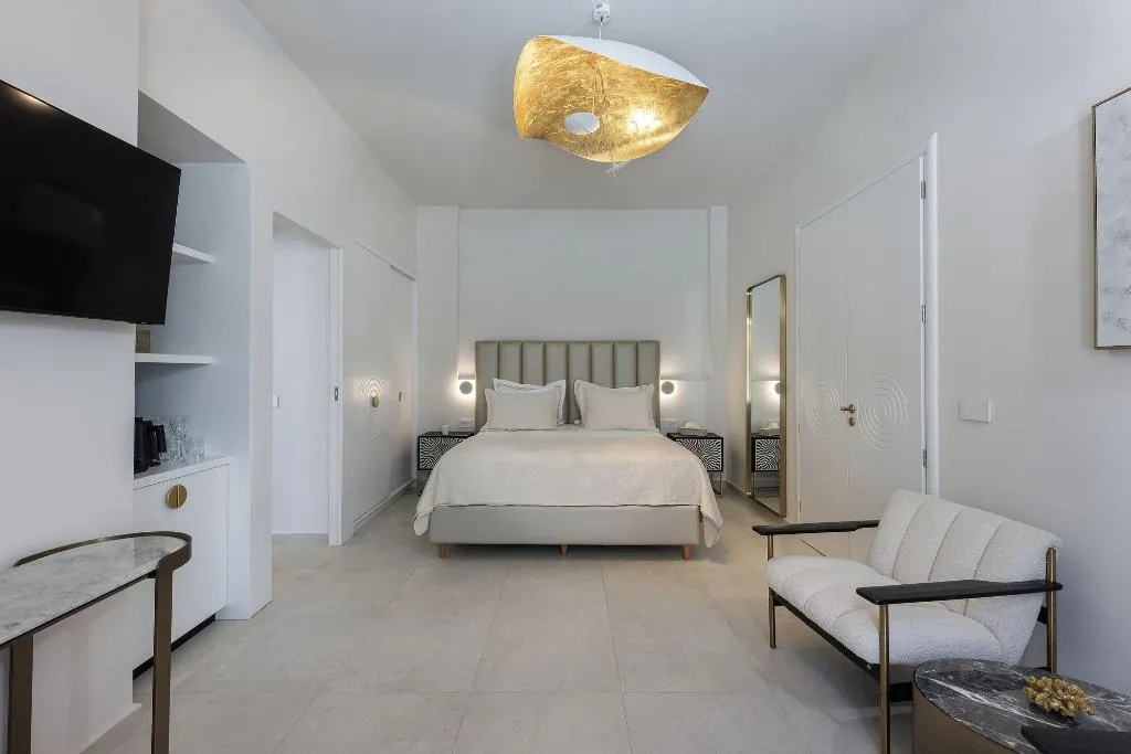 Room, La Madeleine Oia, Santorini