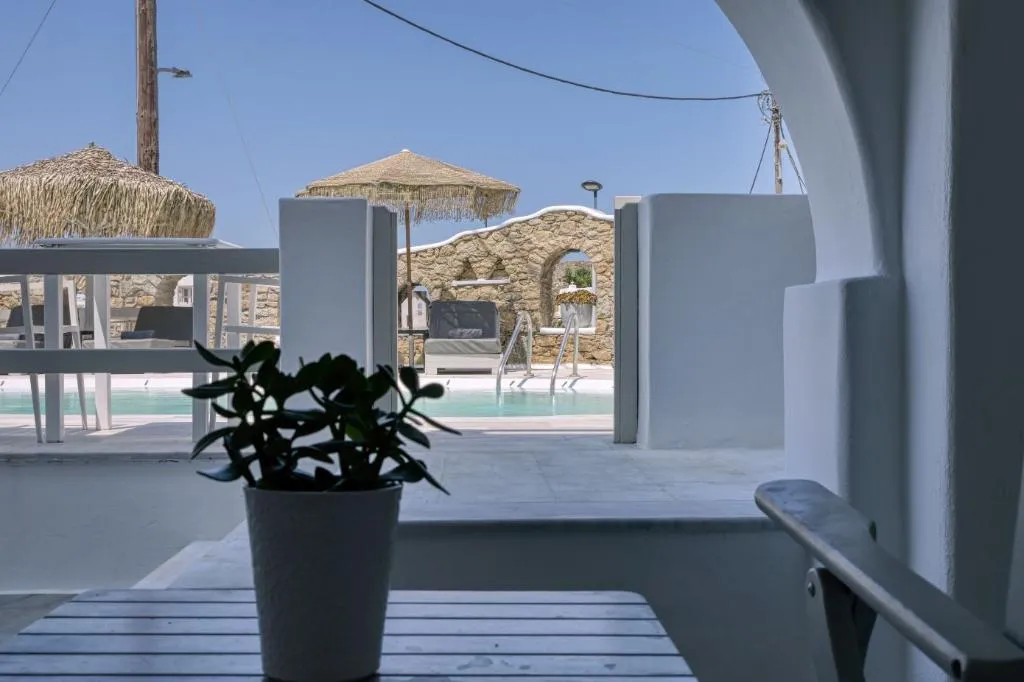 DOUBLE SUPERIOR POOL VIEW Room, Nodo Boutique Hotel, Mykonos
