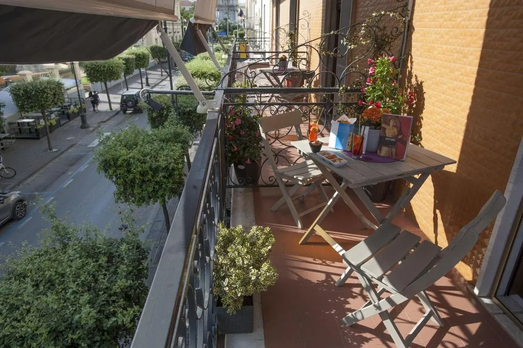 General view, B&B Eco, Naples
