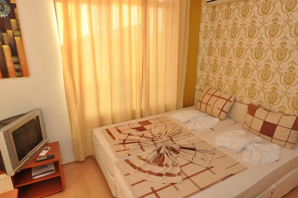 DOUBLE STANDARD Room, Rainbow 2 holiday complex, Bourgas