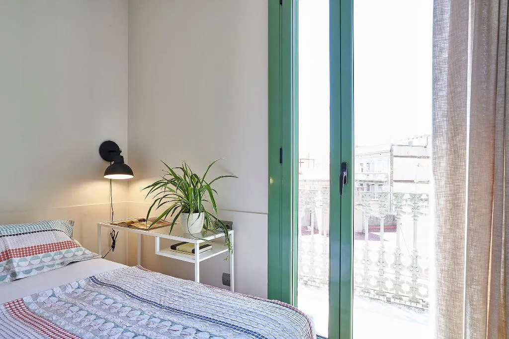 APARTMENT CAPACITY 5 THREE BEDROOM Room, Barcelona Sants Station Apartments, Barcelona