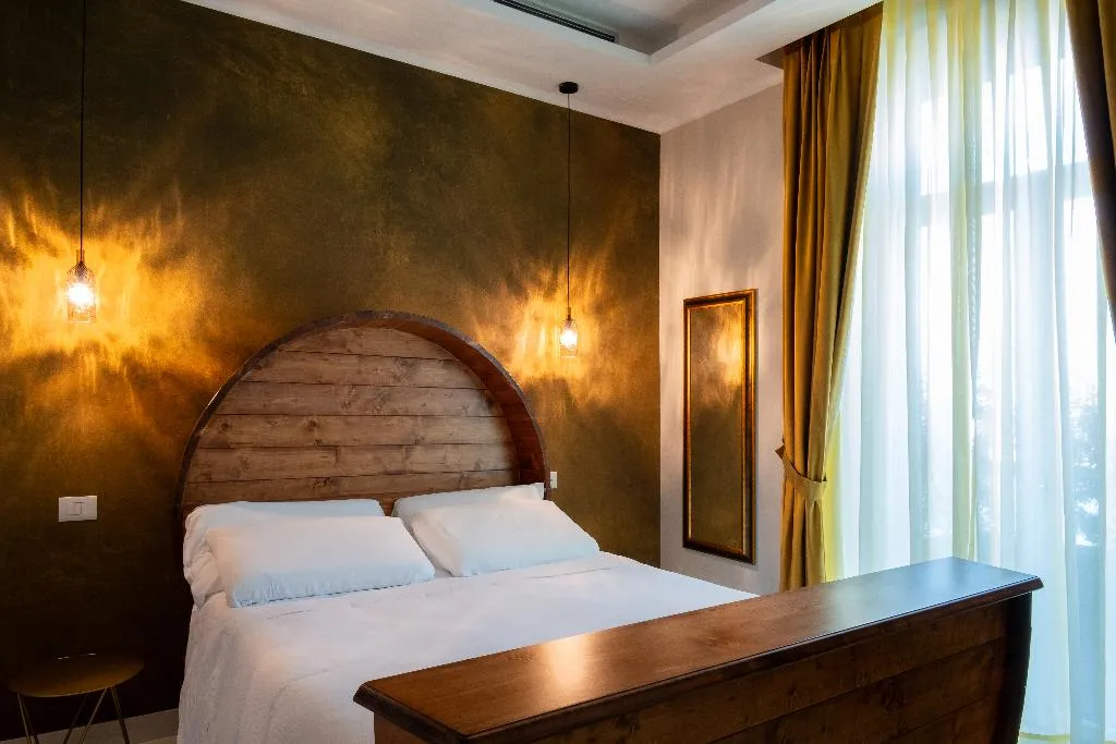 DOUBLE DELUXE SEA VIEW WITH BALCONY Room, Palazzo Adele Rooms & Apartments, Naples