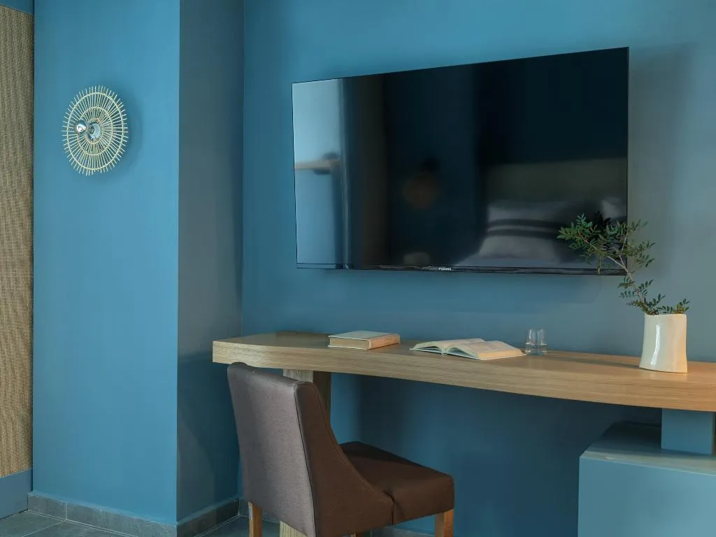QUADRUPLE TWO BEDROOMS ONE BATHROOM Room, Kalamaki Beach, Athens