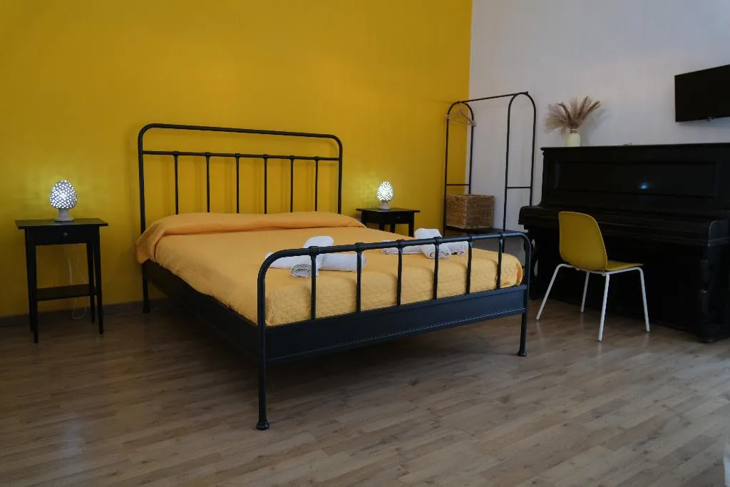 DOUBLE CLASSIC Room, B&B Tarumbò, Naples