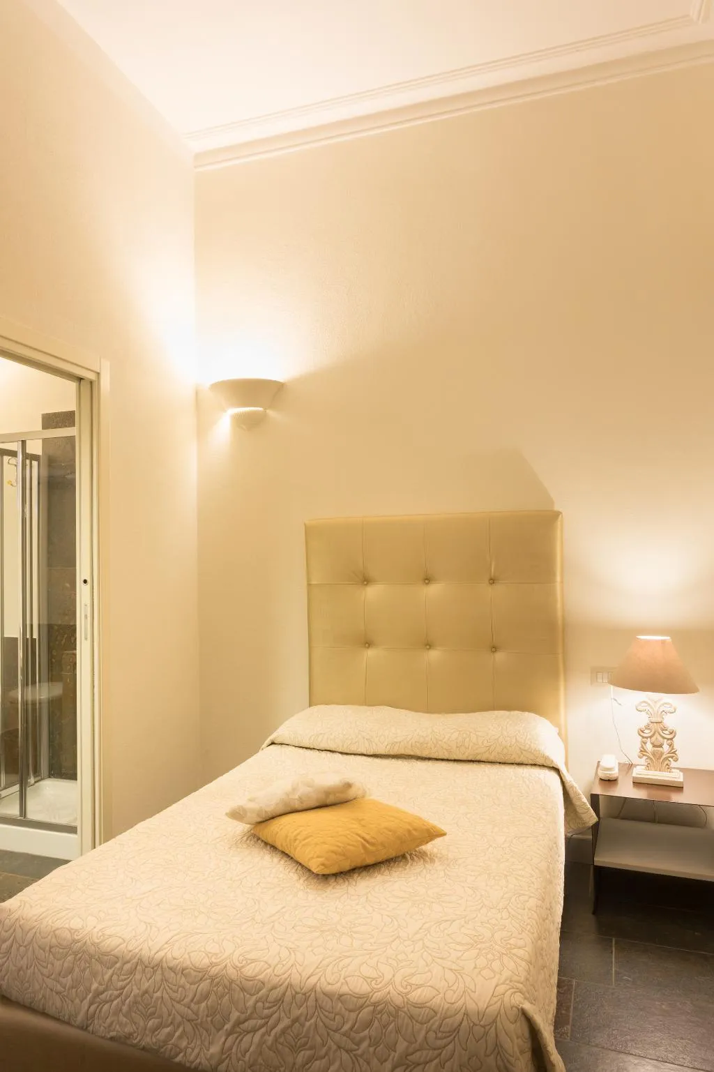 Room, Maison Tresnuraghes, Cagliari