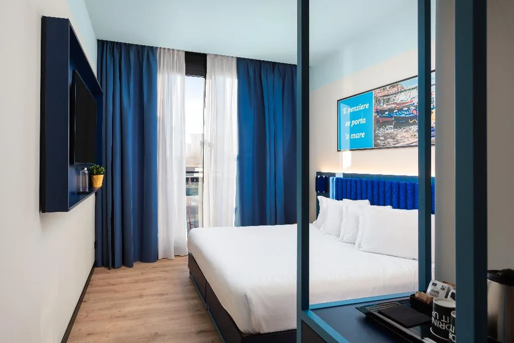 Double or Twin WITH BALCONY Room, CX Naples Centrale, Naples