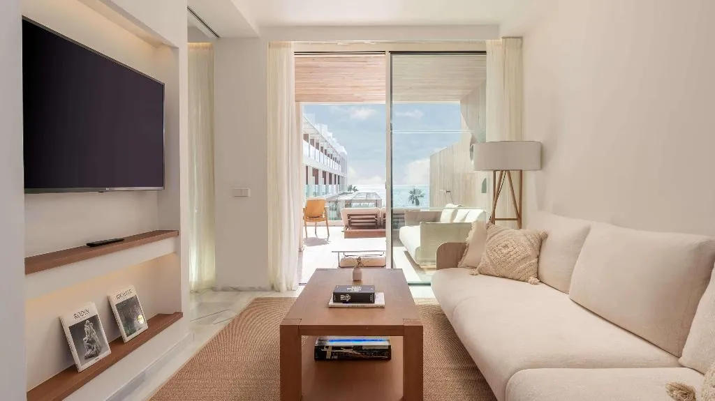 SUITE TWO BEDROOMS WITH PRIVATE POOL Room, Villa Le Blanc Gran Meliá Hotel, Menorca