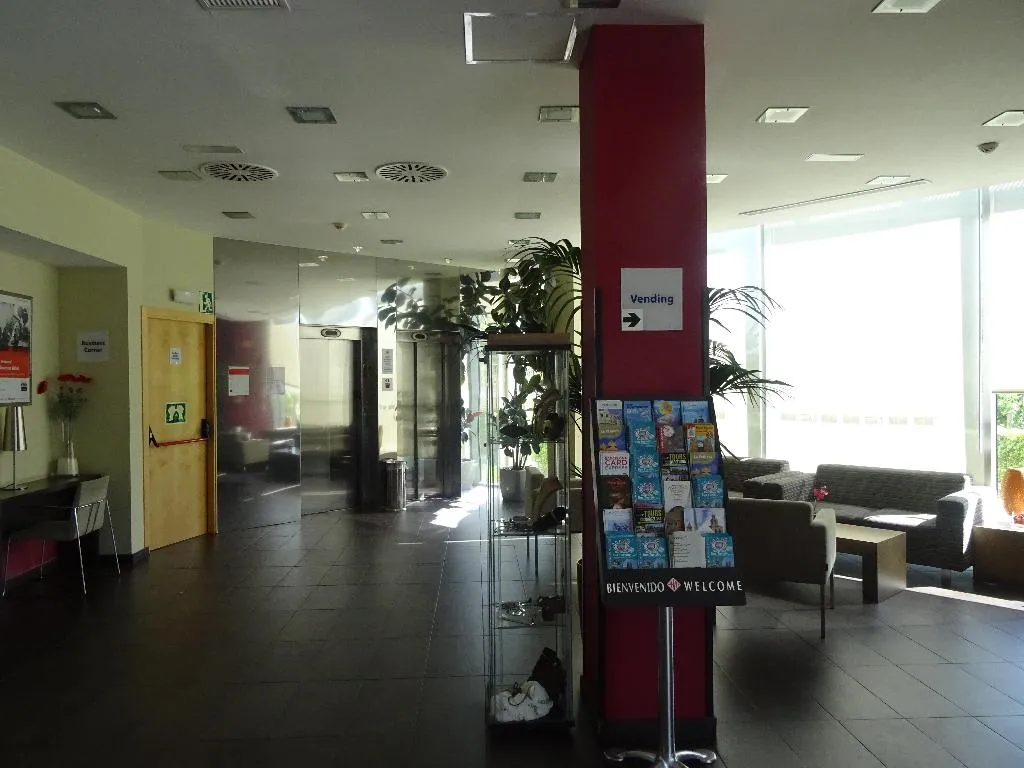 Lobby, Holiday Inn Express Barcelona - Sant Cugat, Barcelona