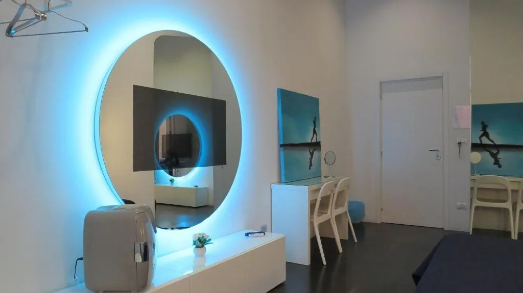 Room, Skyhouse Chiatamone, Naples