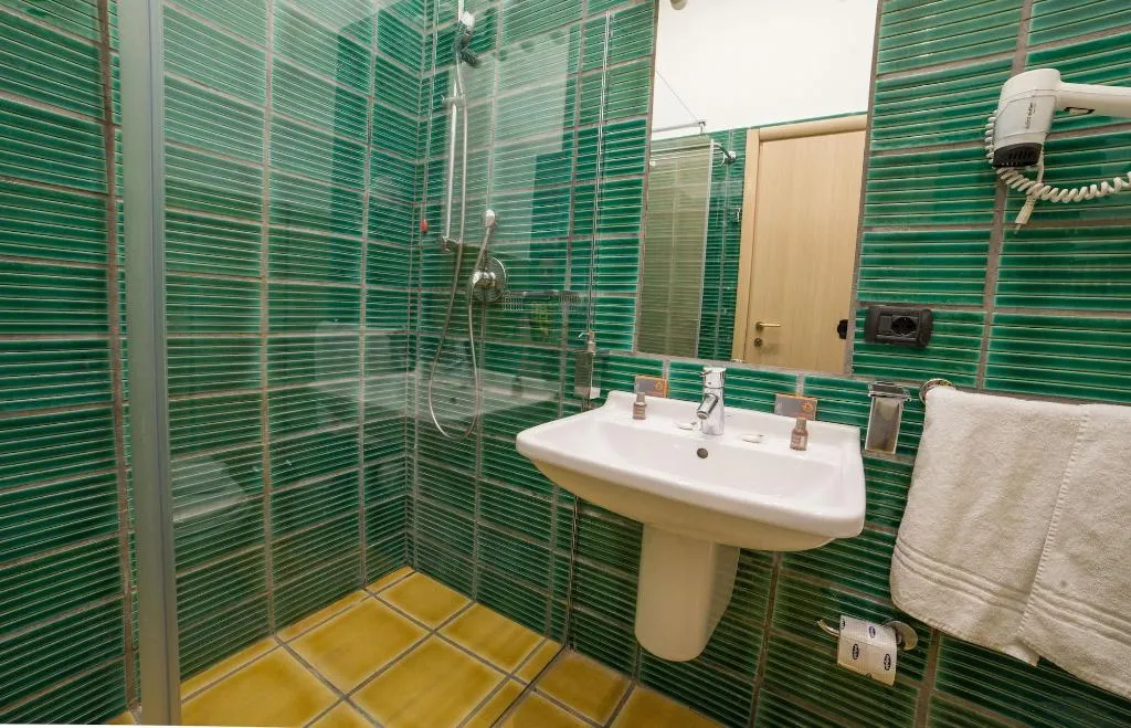 Room, Bed & Breakfast Chiaia 32, Naples