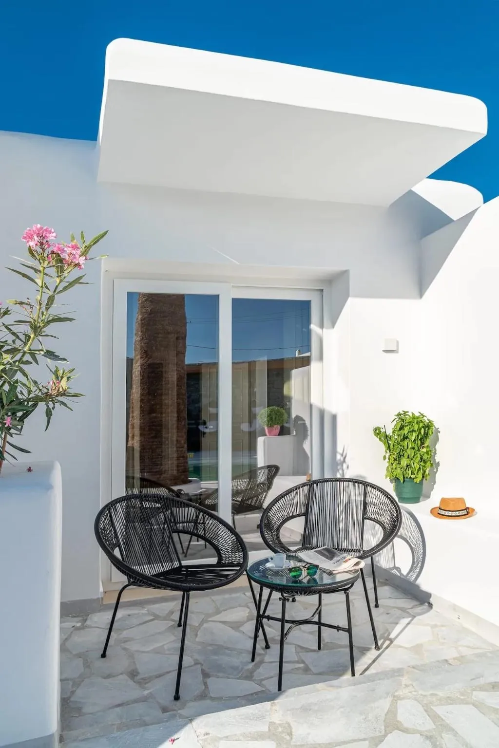 TRIPLE DELUXE POOL VIEW Room, Omnia Mykonos Boutique Hotel & Suites, Mykonos