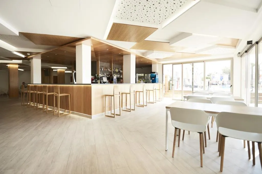 Bar, Invisa Hotel Es Pla, Ibiza