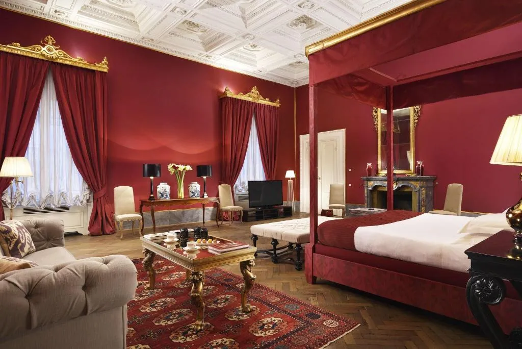 JUNIOR SUITE KING SIZE BED Room, Palazzo Di Camugliano, Florence