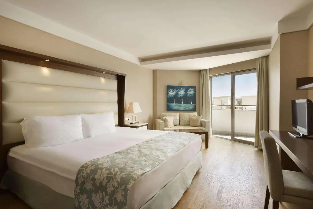 DOUBLE DELUXE SIDE SEA VIEW Room, Ramada Plaza By Wyndham Antalya, Antalya