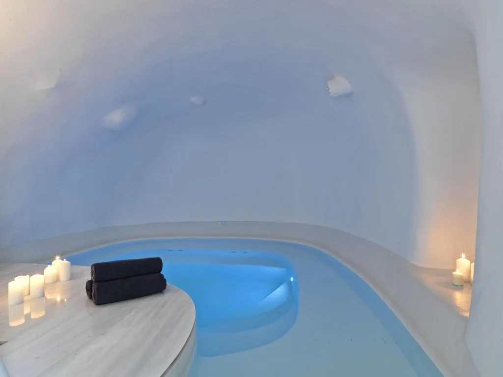 Room, Heavens Edge by Mr and Mrs White, Santorini