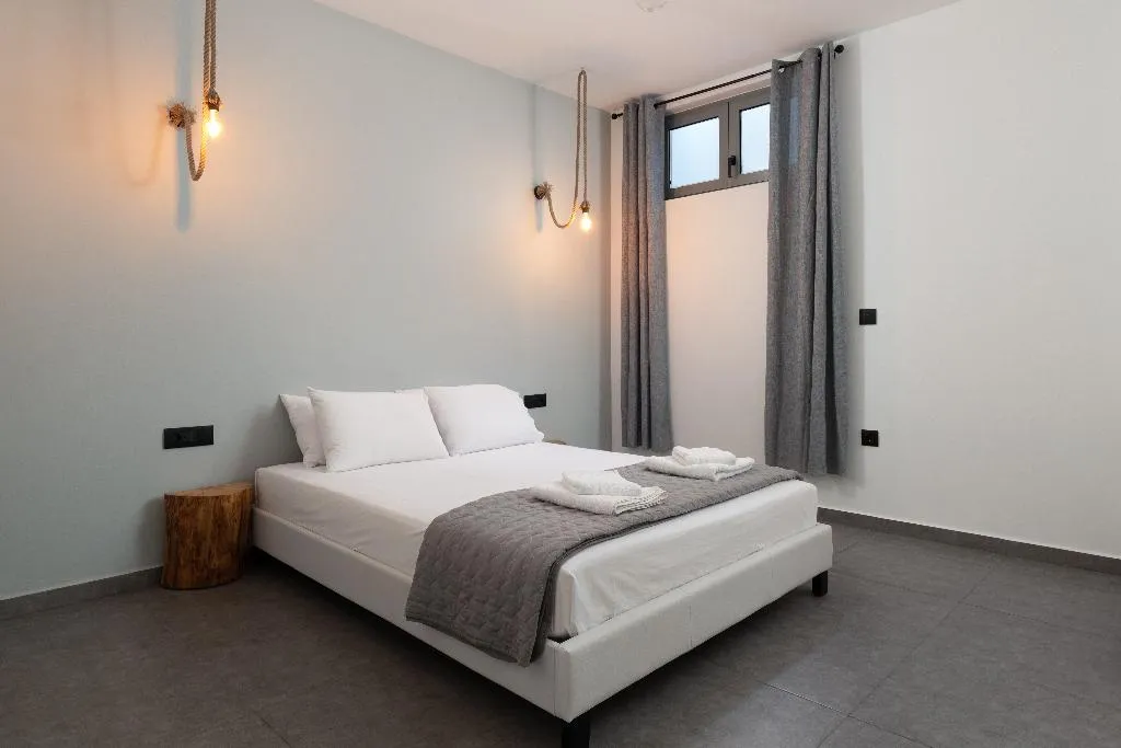 VILLA SIX BEDROOMS THREE BATHROOMS Room, Southrock Villas, Rhodes