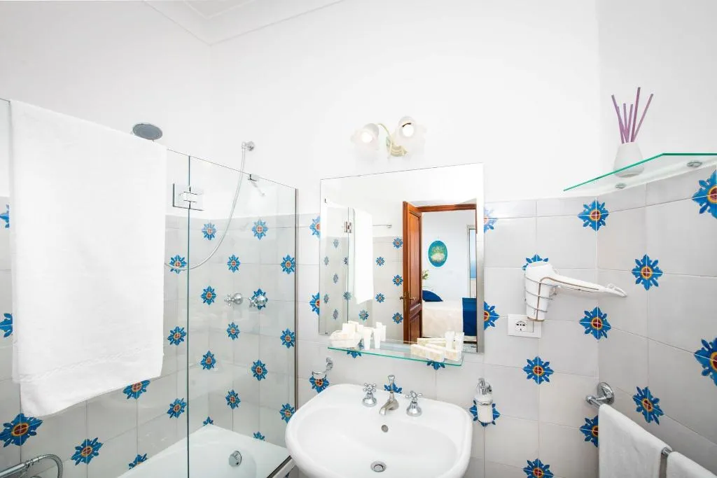 DOUBLE SUPERIOR SEA VIEW Room, Pensione Casa Guadagno, Naples