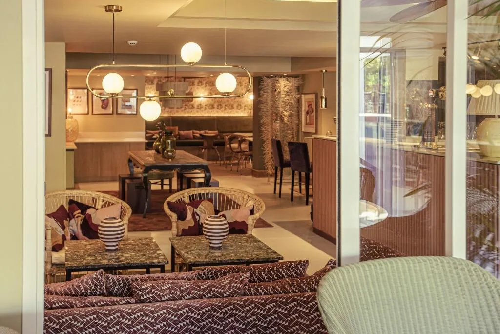 Lobby, Feliz, Majorca