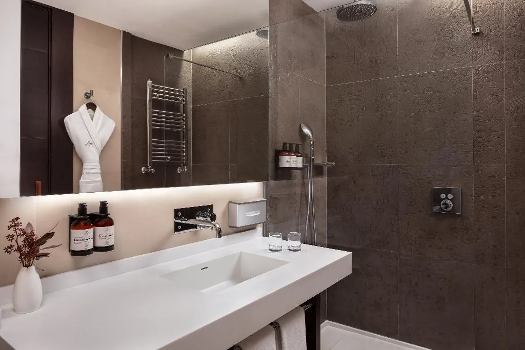 DOUBLE KING SIZE BED Room, NH Collection Barcelona Gran Hotel Calderón, Barcelona