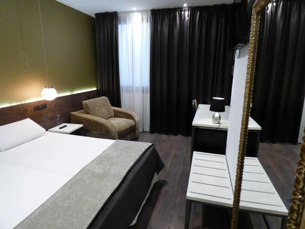 TRIPLE BASIC Room, Moderno, Barcelona
