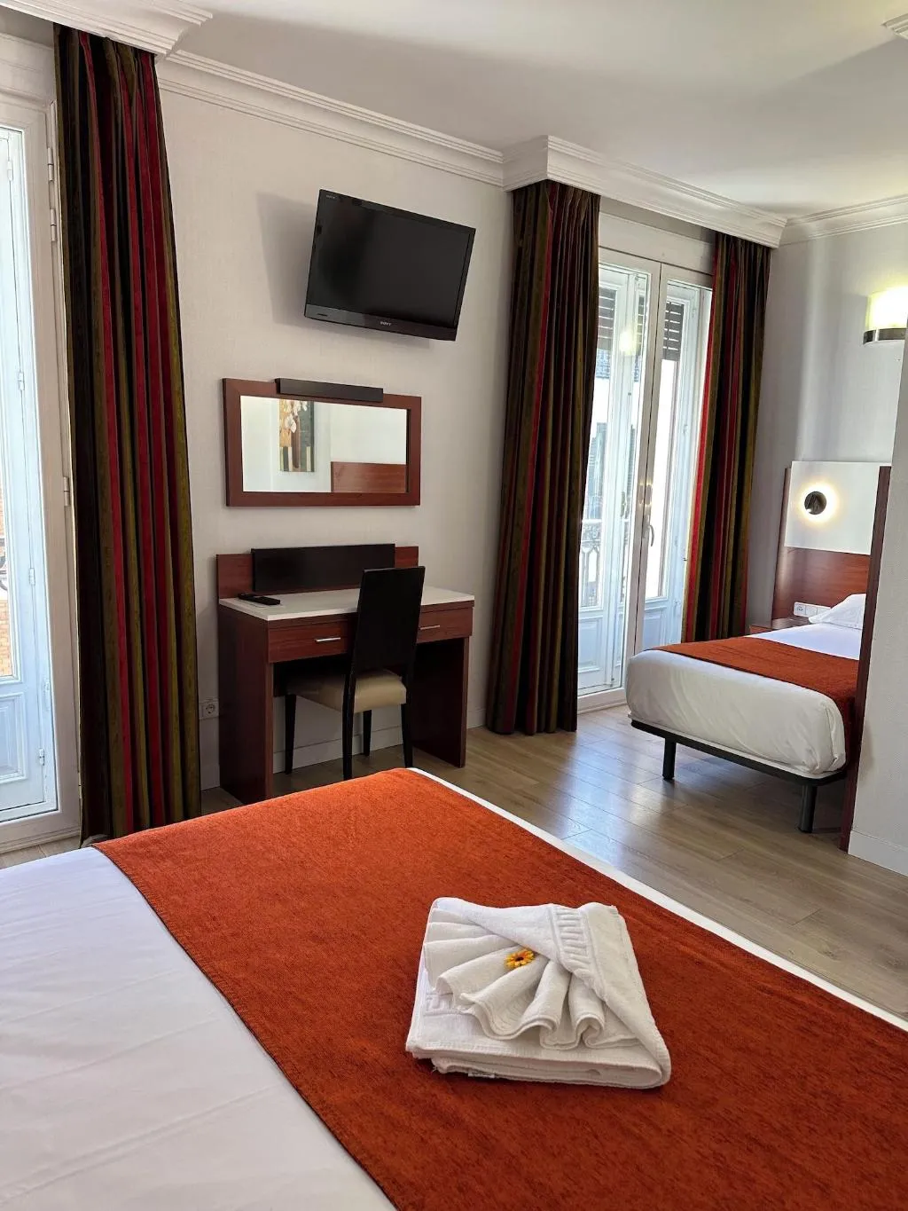 Room, Hostal Sol Square Madrid, Madrid