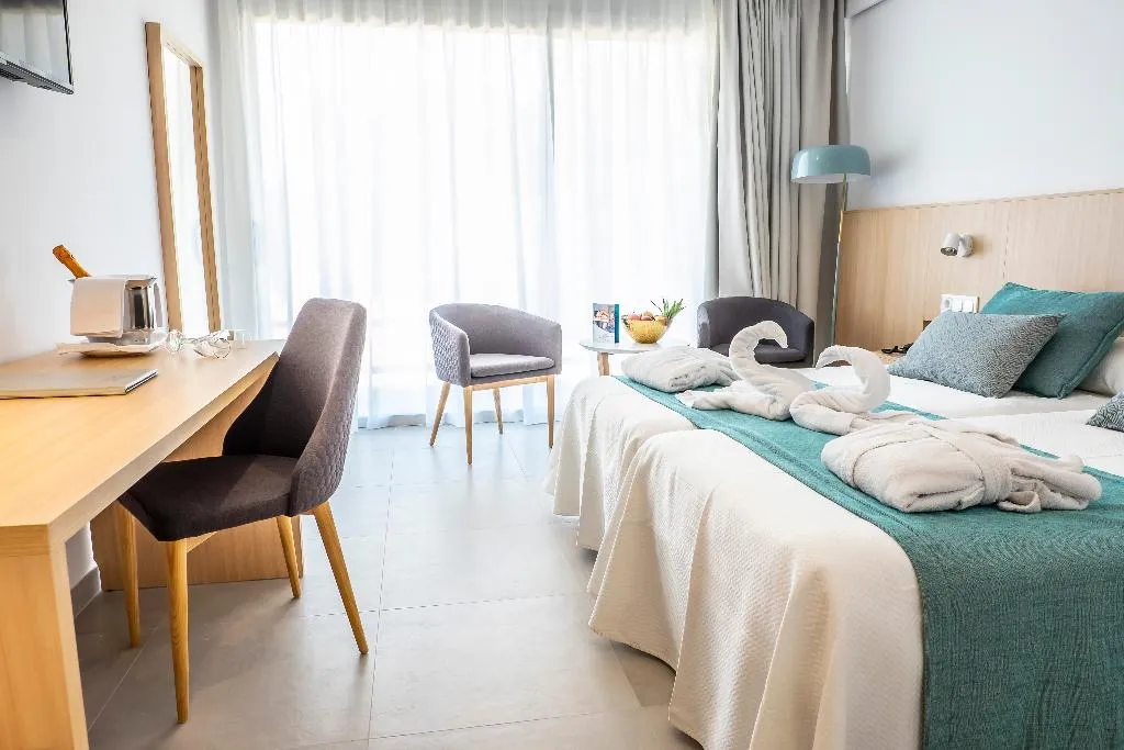 Room, Gran Sagitario, Menorca
