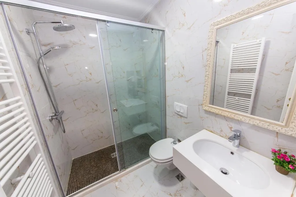 Room, Empire Hotel, Durres