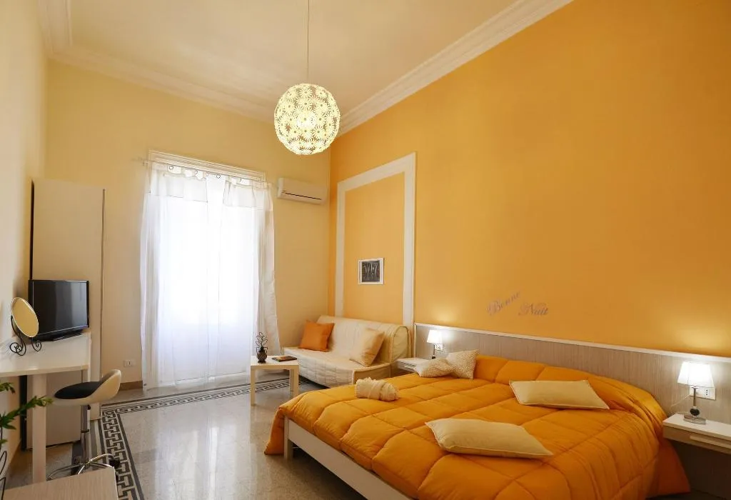 Room, 174 Via Roma, Palermo