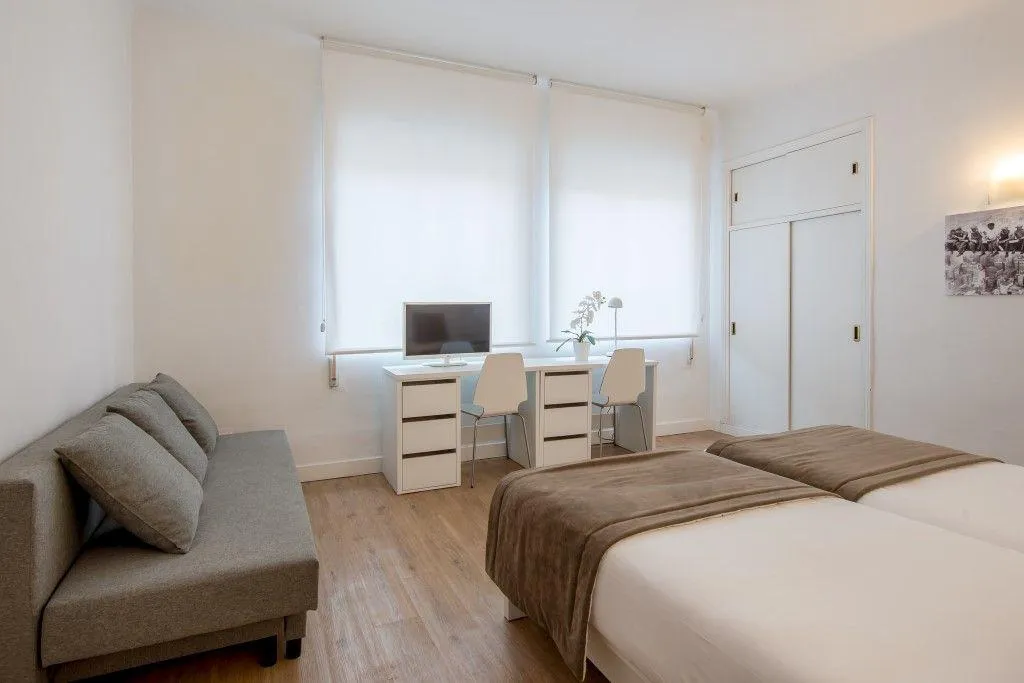 DOUBLE STANDARD Room, NeoMagna Madrid, Madrid