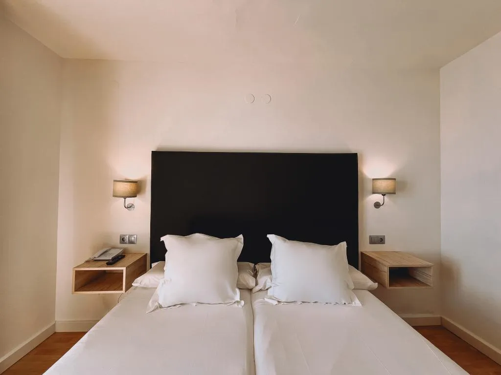 Double or Twin CAPACITY 3 Room, Fay Victoria Beach, Costa Del Sol