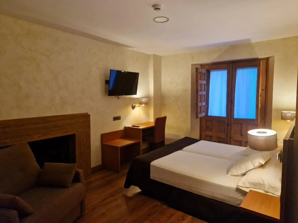 TWIN DELUXE TWO BEDS Room, Las Leyendas, Madrid