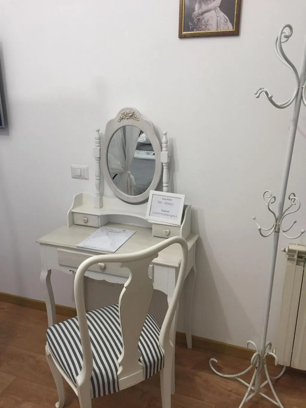 Room, La Piazzetta Delle Regine, Rome