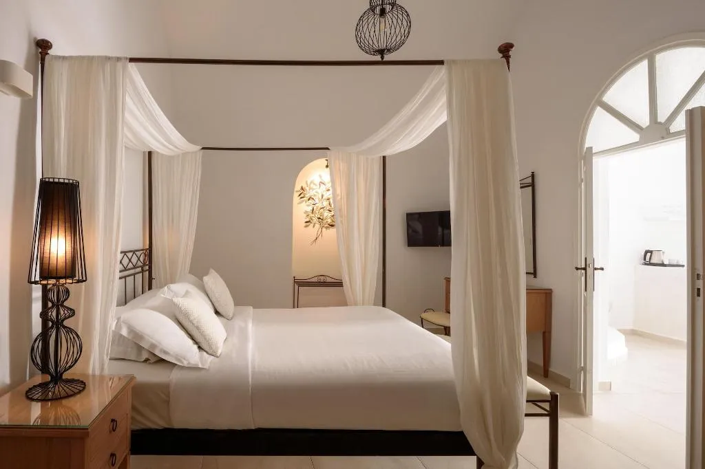Room, Kamares Apartments, Santorini