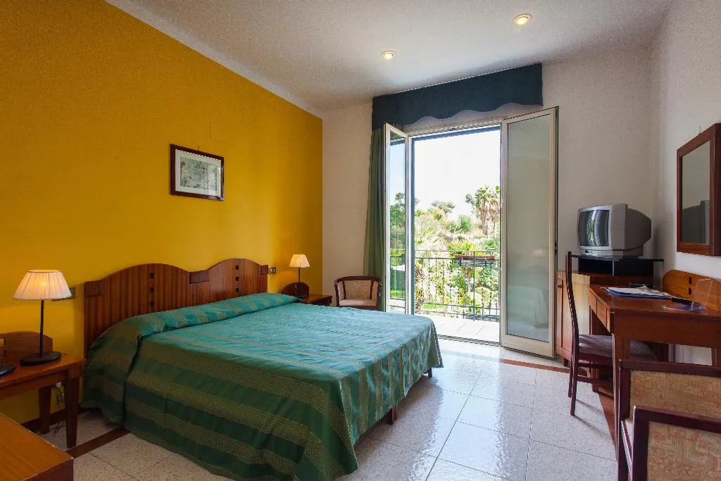 DOUBLE STANDARD Room, Villa D'Amato, Palermo