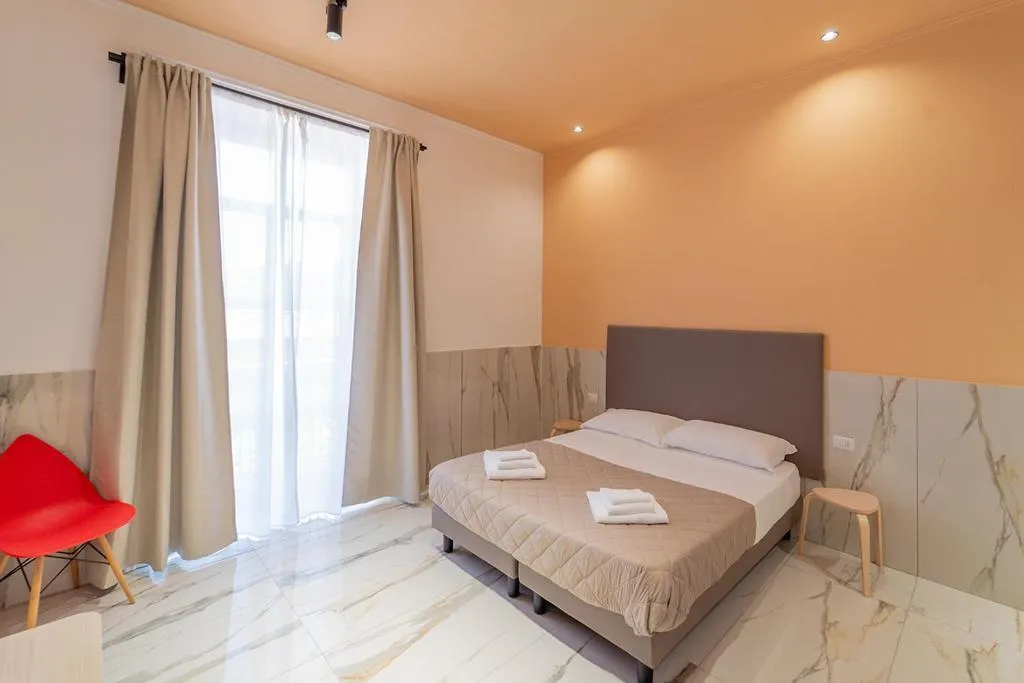 DOUBLE QUEEN SIZE BED Room, P.C. Boutique H. Napoli Centro, Naples