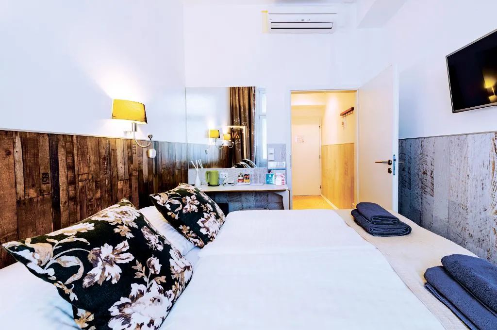 Double or Twin STANDARD Room, Royal Court Hotel, Prague