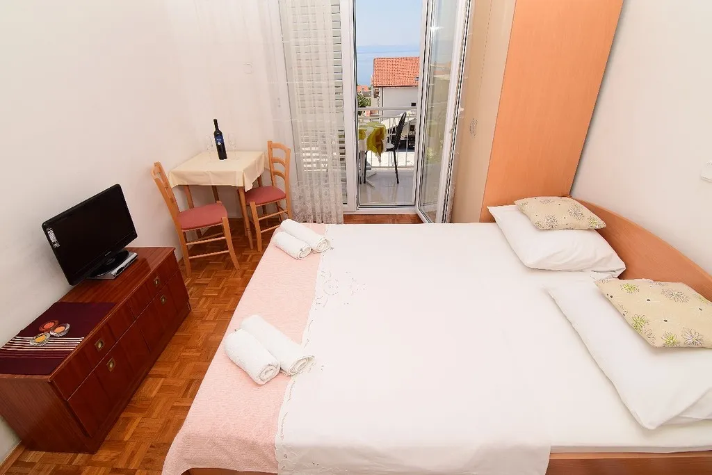 APARTMENT CAPACITY 2 Room, Renata, Split