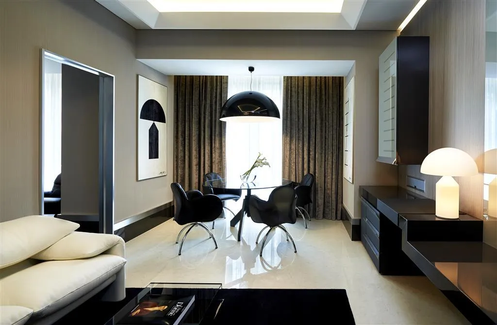 Room, Excelsior Hotel Gallia, a Luxury Collection Hotel, Milan