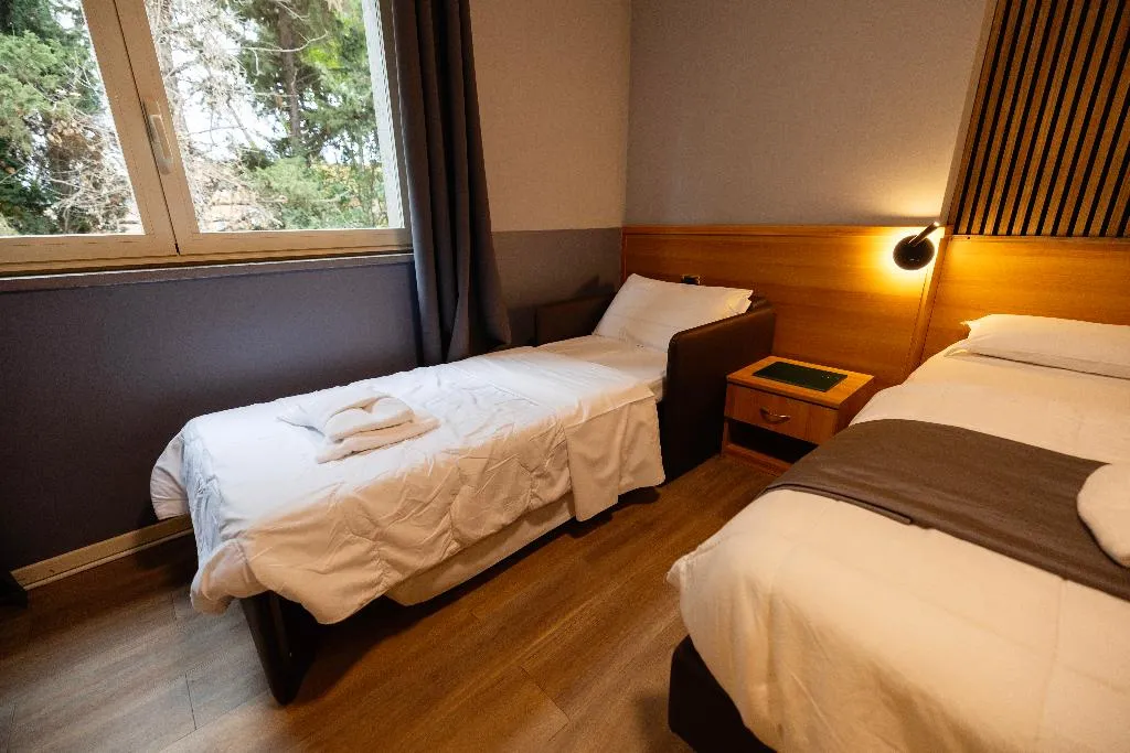 QUADRUPLE STANDARD Room, Scheppers Hotel, Rome