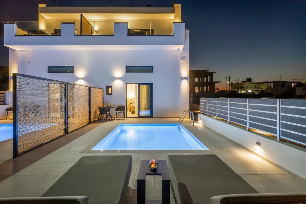 SUITE DELUXE WITH PRIVATE POOL Room, John Mary Apartments Gouves, Crete