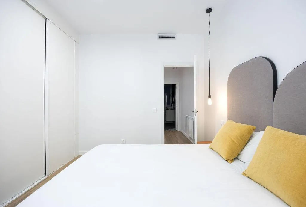 Room, Smartr Atocha Reina Sofia, Madrid