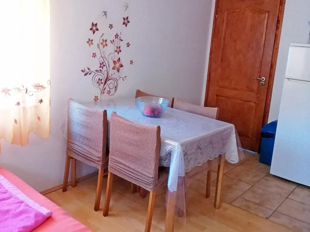 APARTMENT CAPACITY 2 Room, Apartments Silvija, Istria