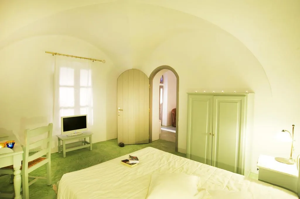 SUITE STANDARD Room, Markezinis Suites, Santorini