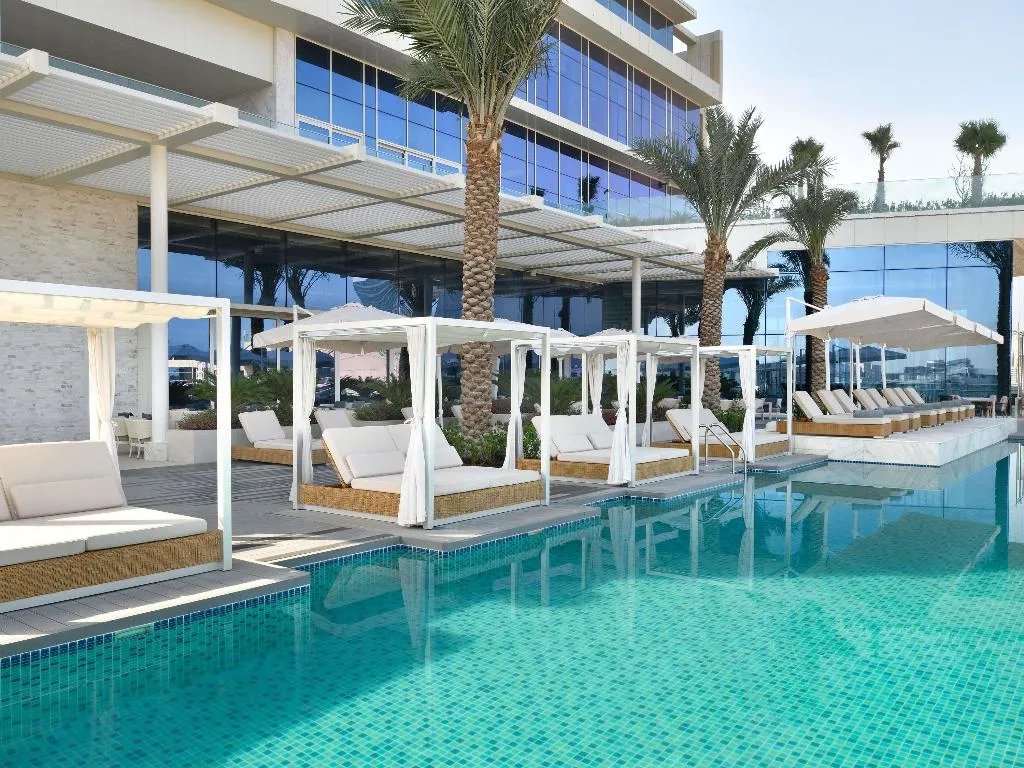 Pool, Grand Plaza Mövenpick Media City, Dubai