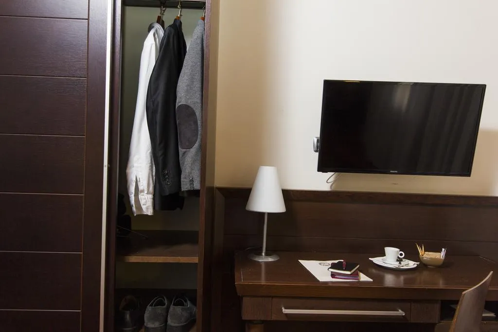 Room, Country Hotel Castelbarco, Milan