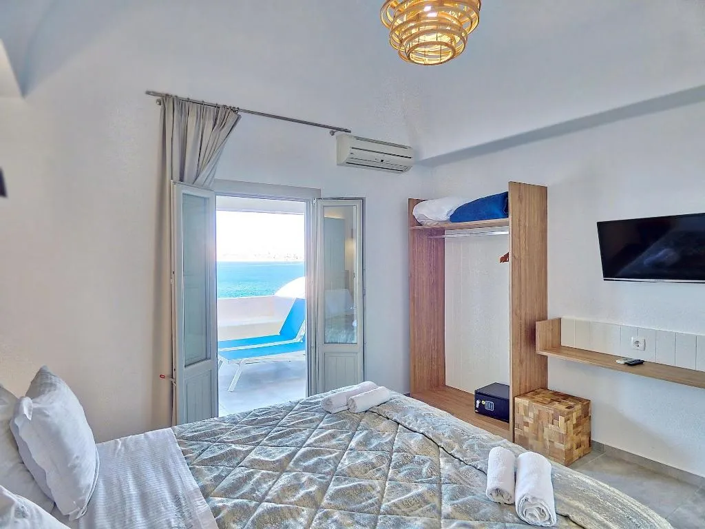 Room, Kokkinos Villas, Santorini