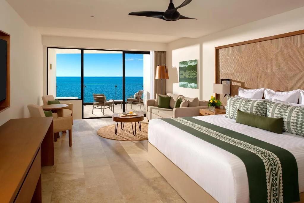 JUNIOR SUITE OCEAN FRONT ONE BEDROOM Room, Dreams Sapphire Resort & SPA, Cancun Area